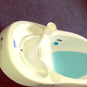 Baby bathtub with heat temp connected!!